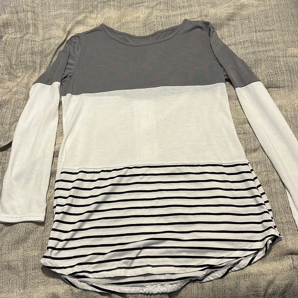 Beautiful dressy top!!